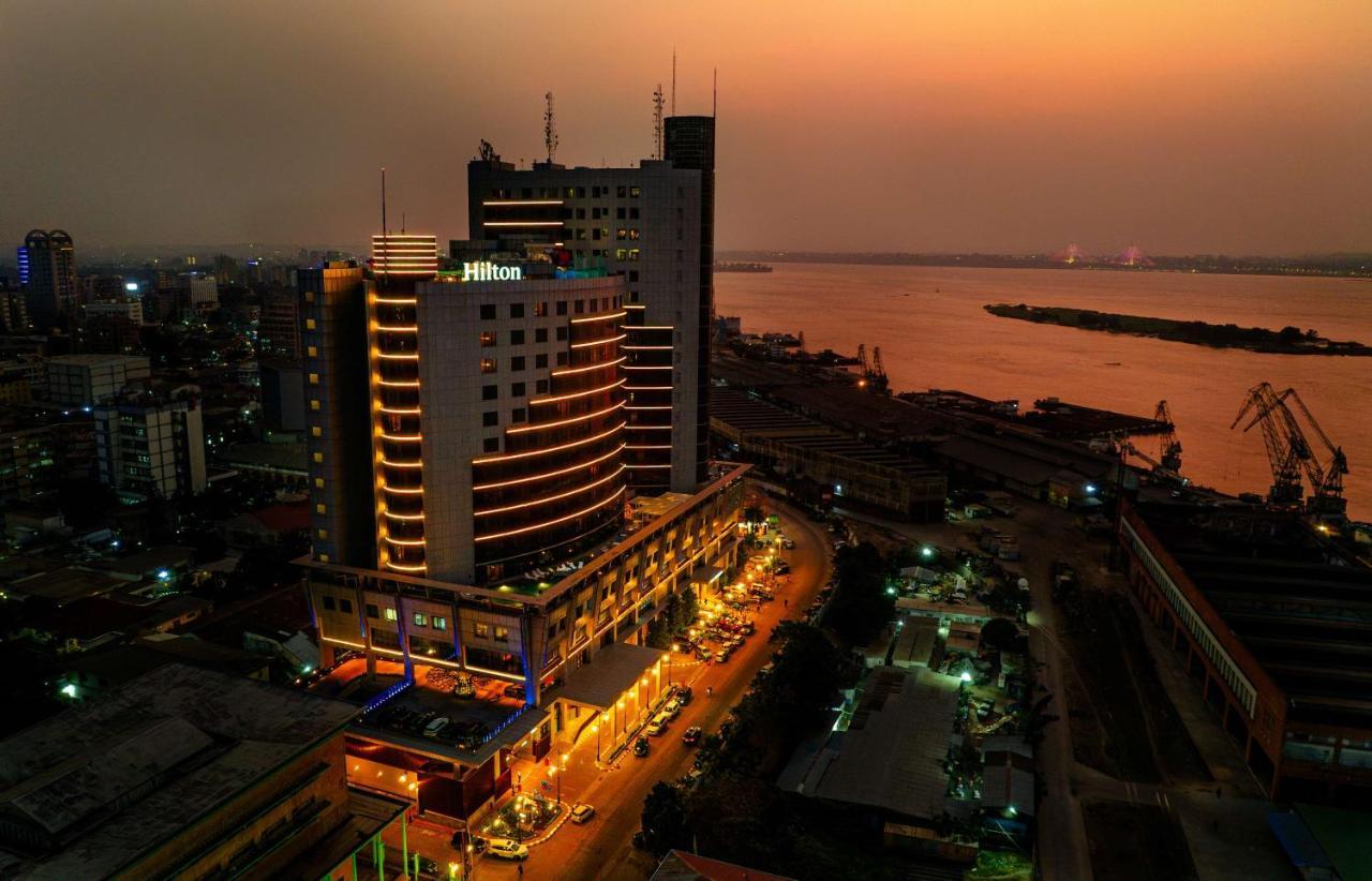 Готель Hilton Кіншаса Екстер'єр фото