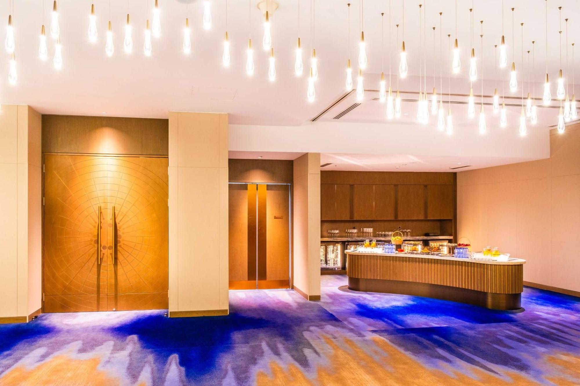 Готель Hilton Кіншаса Екстер'єр фото