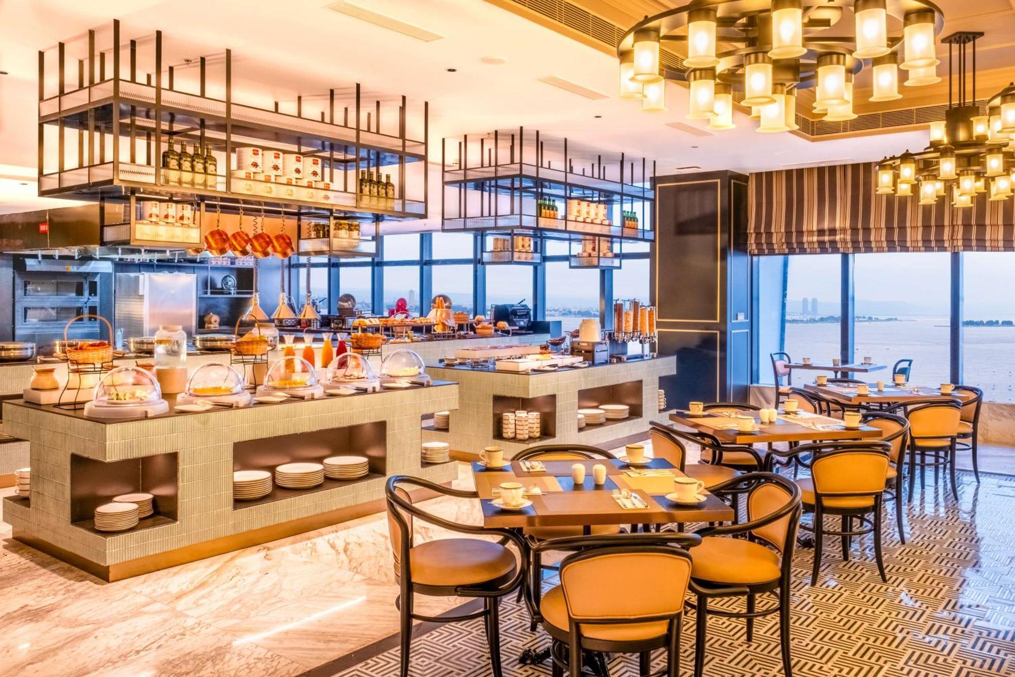 Готель Hilton Кіншаса Екстер'єр фото